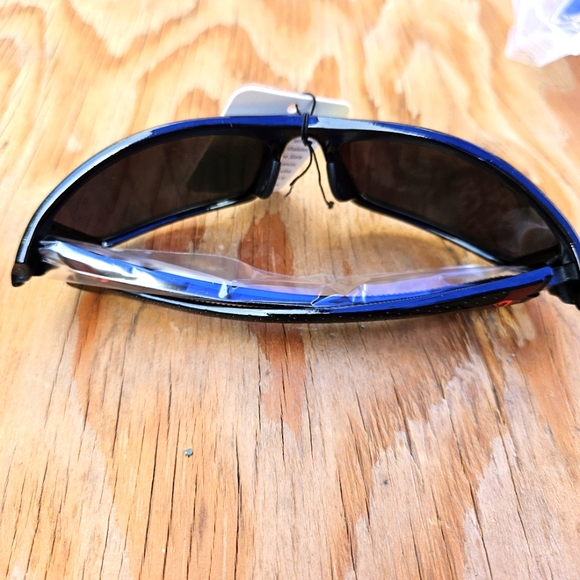 Khan Innovative Eyewear Black and Gold Sunglasses - Picture 7 of 16